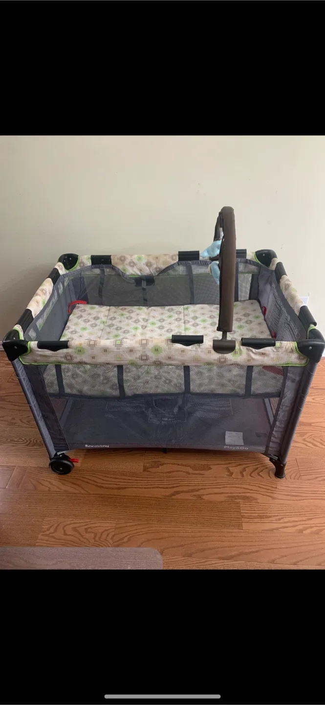 Harmony Playing/Sleeping Crib - Adjustable Height