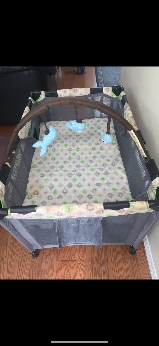 Harmony Playing/Sleeping Crib - Adjustable Height image indicator(6)