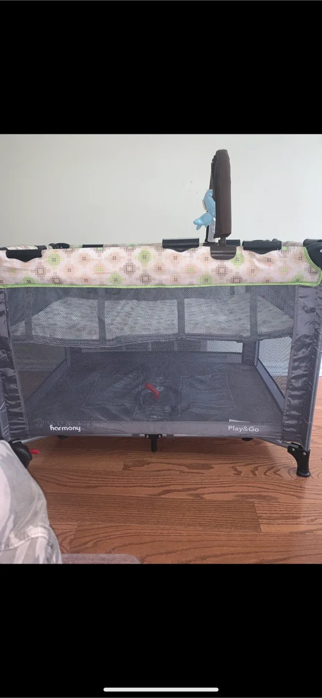 Harmony Playing/Sleeping Crib - Adjustable Height image indicator(3)