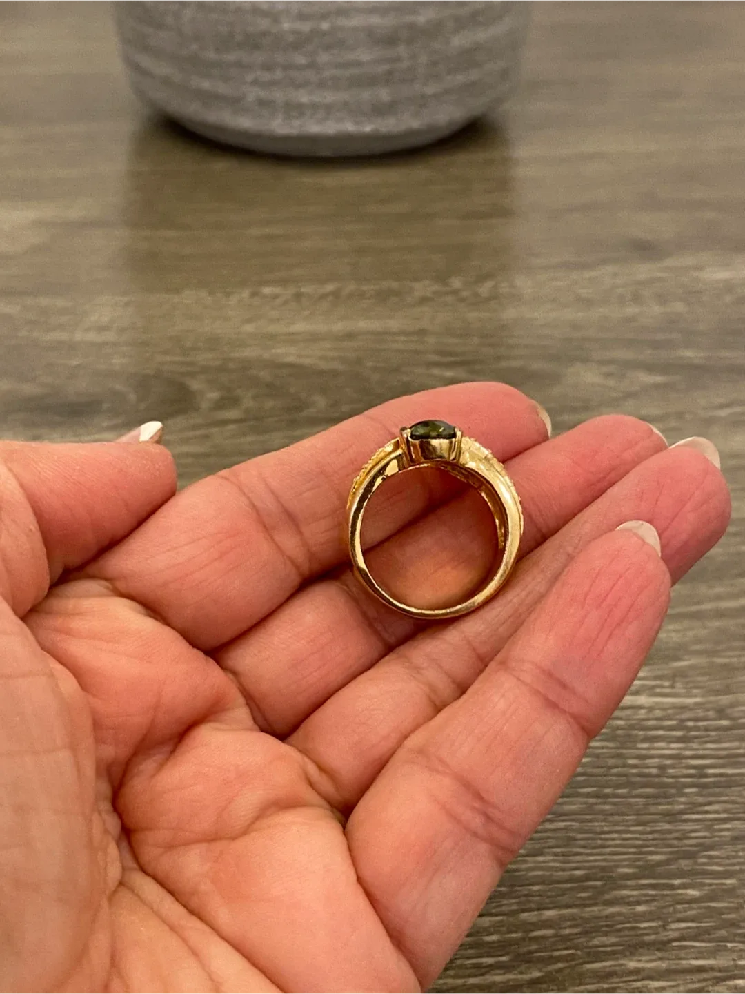 Gold Coloured Ring with Gemstones image indicator(3)