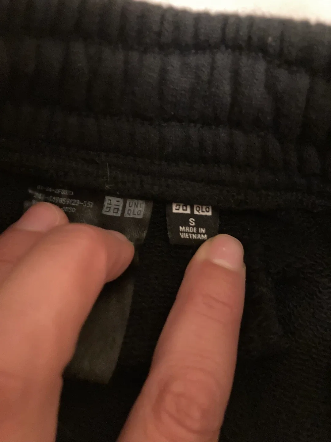 Uniqlo Black Sweatpants - Size S image indicator(2)