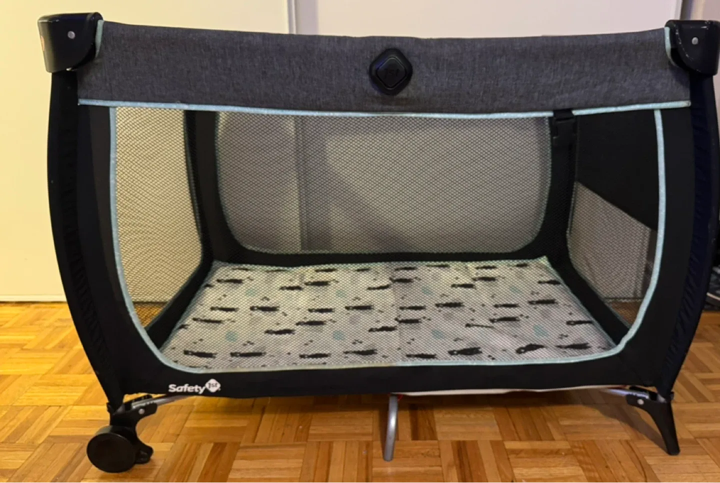 Safety 1st Playard - Portable and Convenient! image indicator(2)