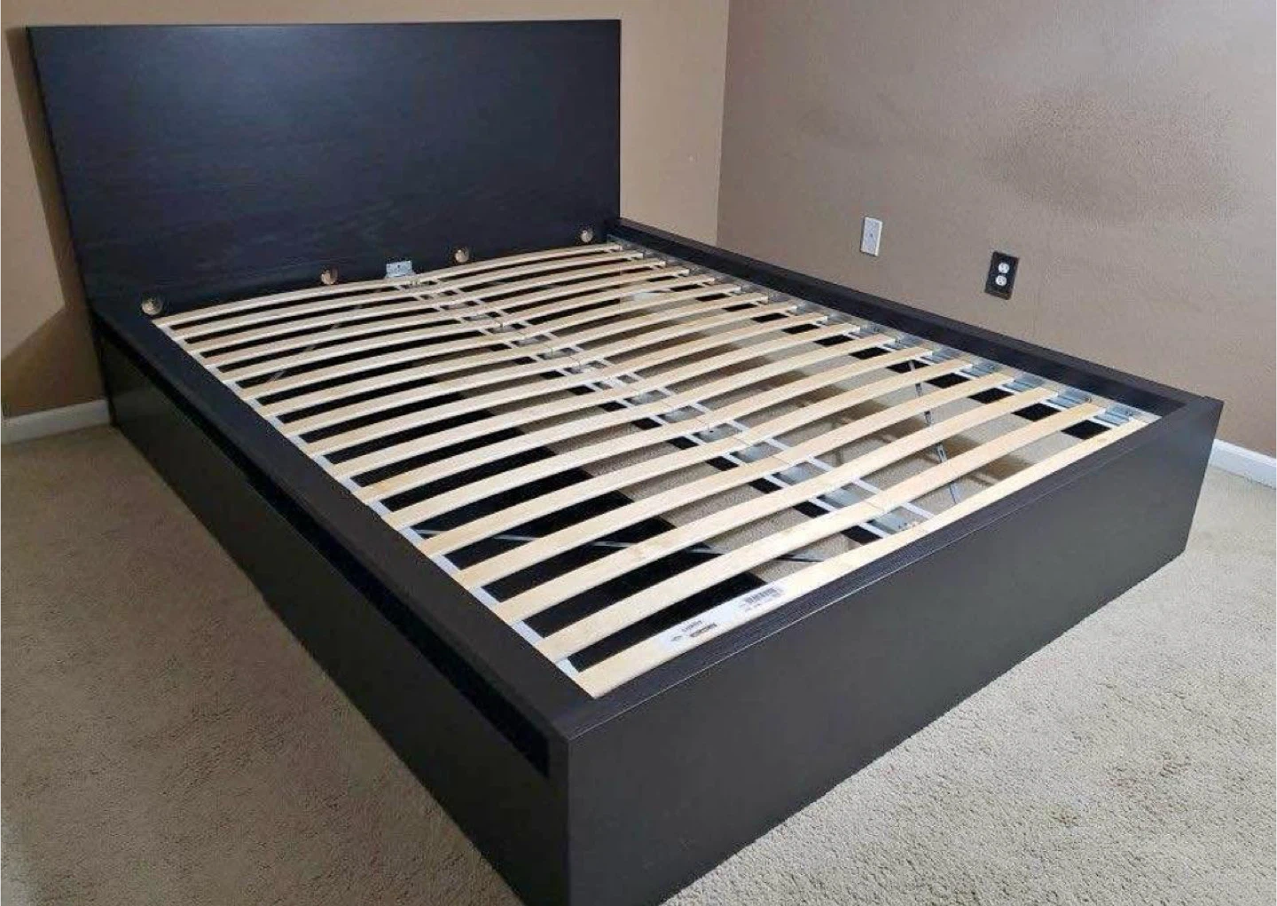 Queen bed frame with two drawers - photo 2