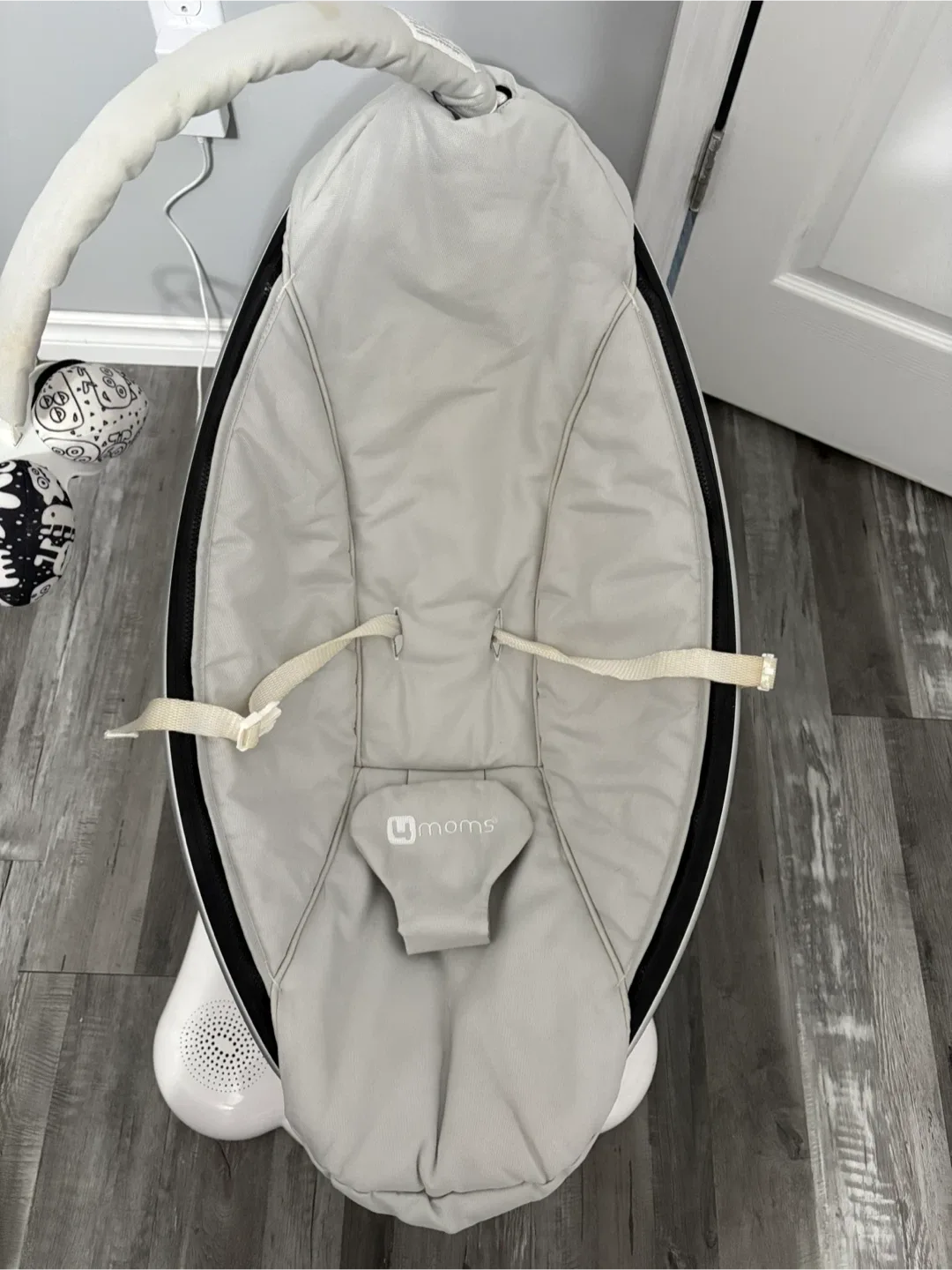 4moms MamaRoo Baby Swing - Excellent Condition image indicator(2)