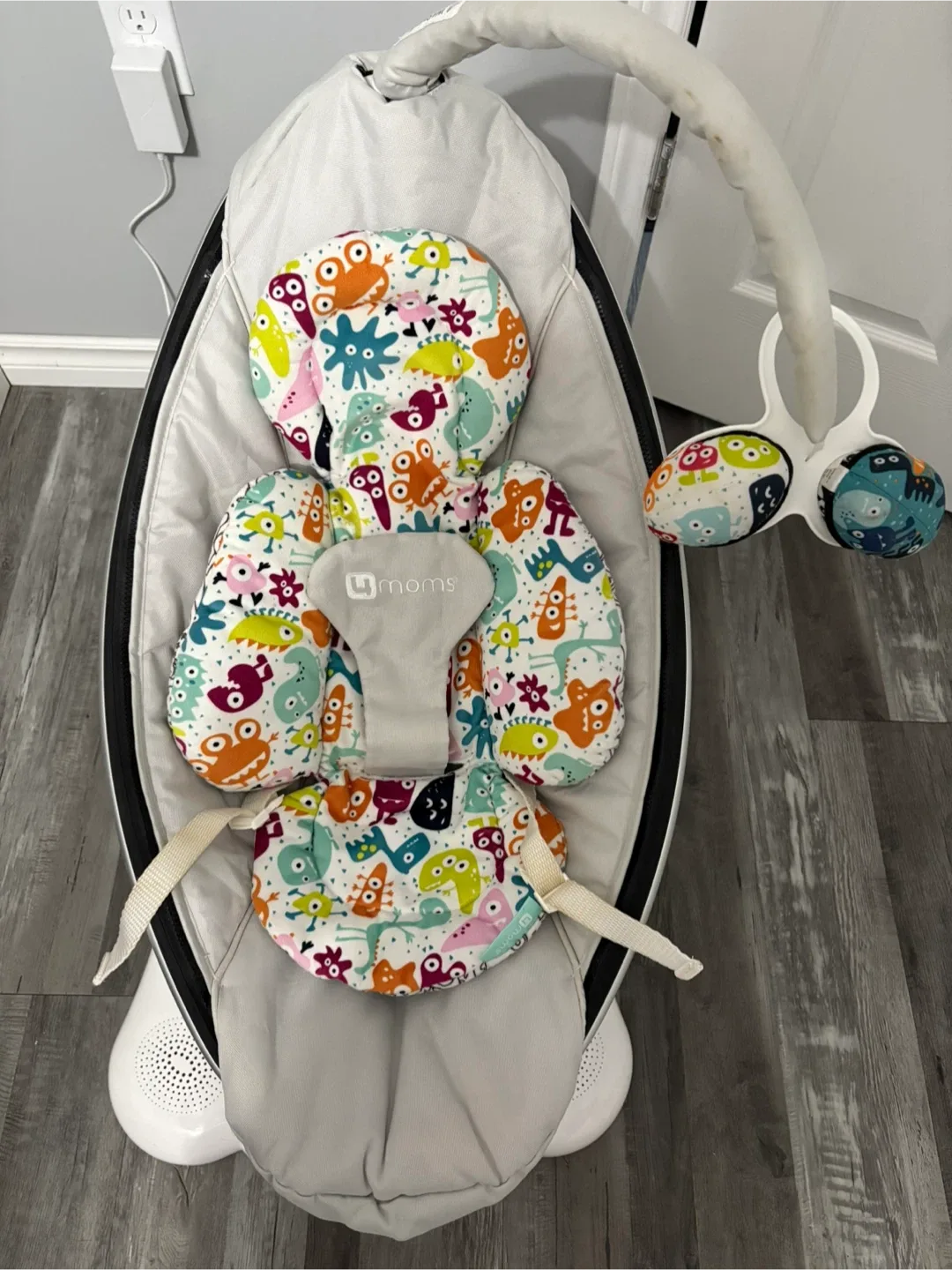 4moms MamaRoo Baby Swing - Excellent Condition image indicator(5)