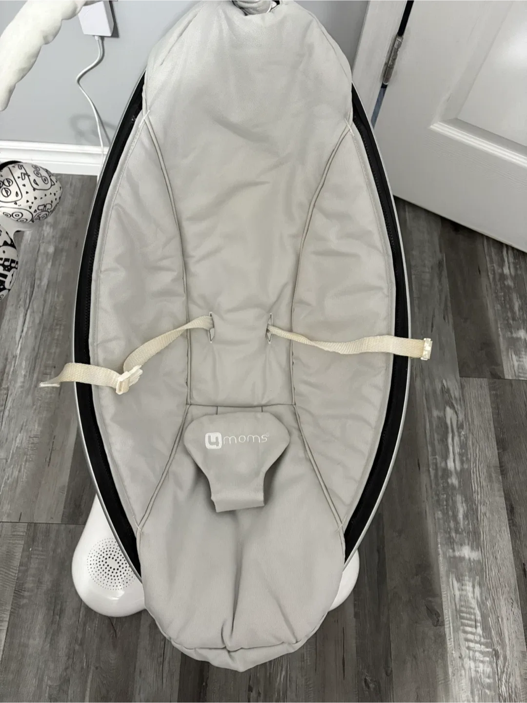 4moms MamaRoo Baby Swing - Excellent Condition image indicator(3)