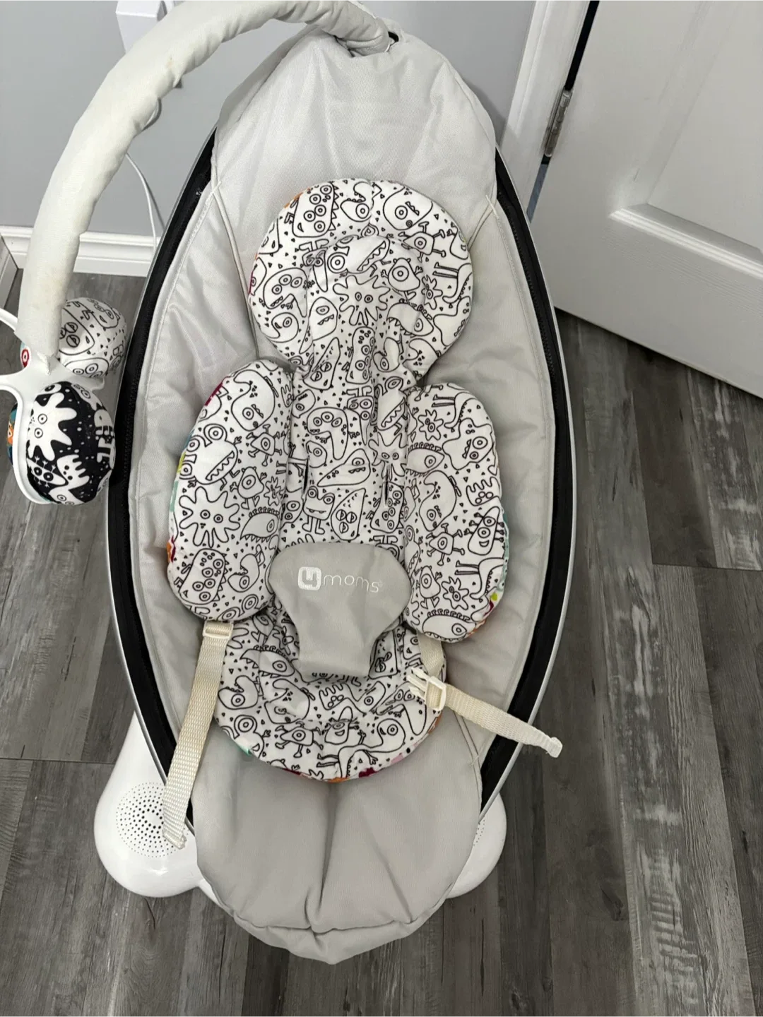 4moms MamaRoo Baby Swing - Excellent Condition image indicator(4)