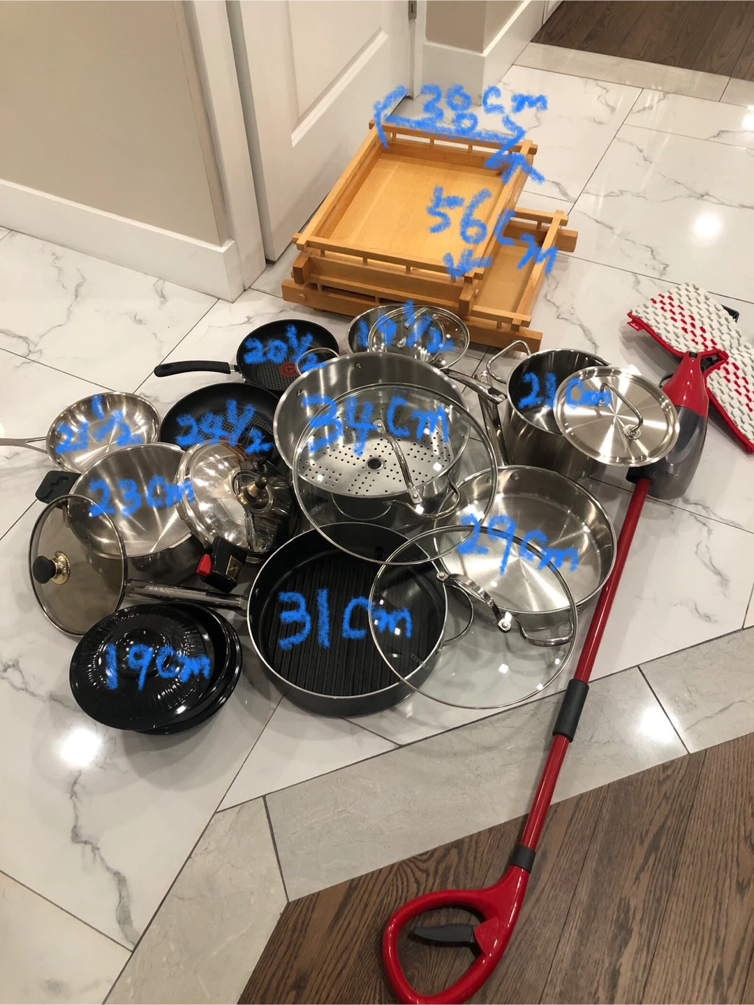 Moving sales! Pots and Pans Set, wooden tray