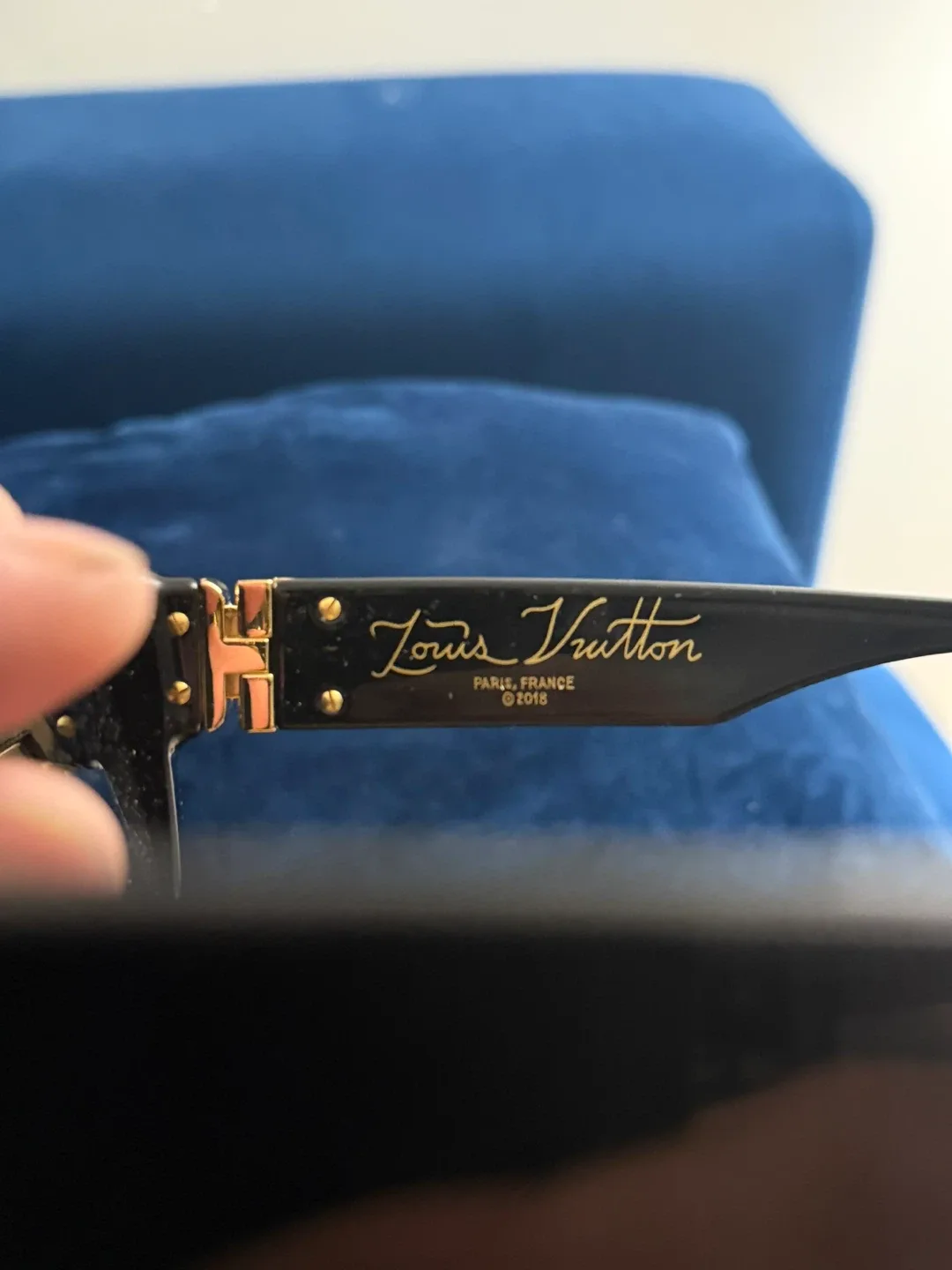 Louis Vuitton Sunglasses Black & Gold image indicator(2)