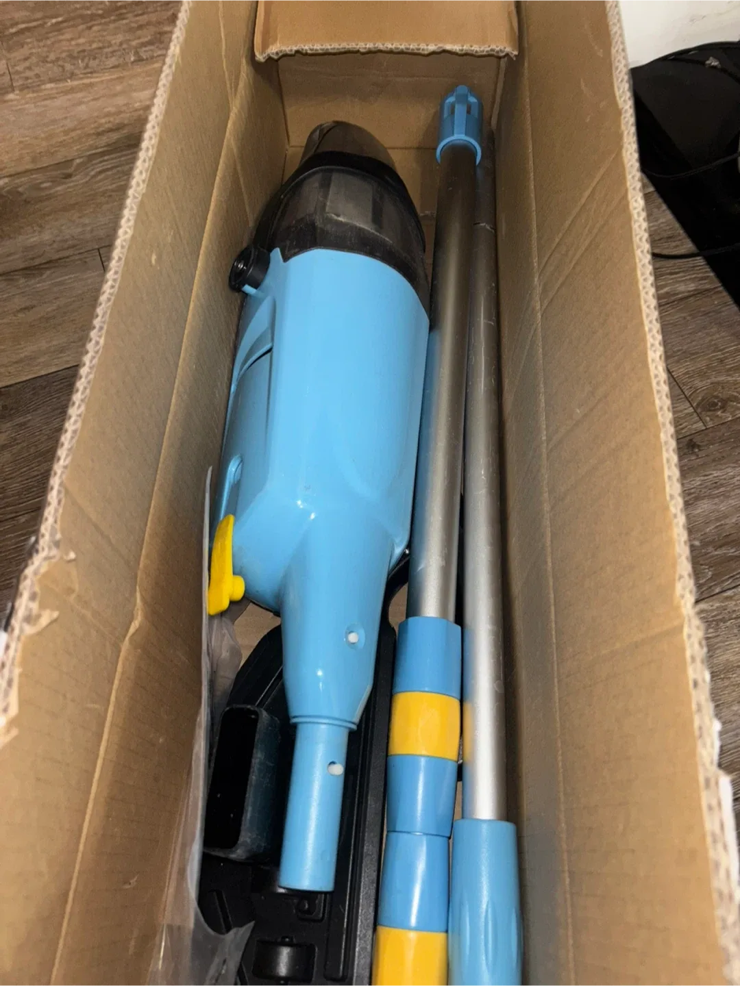 Lawn & Garden Handheld Pool Vacuum - New in Box!