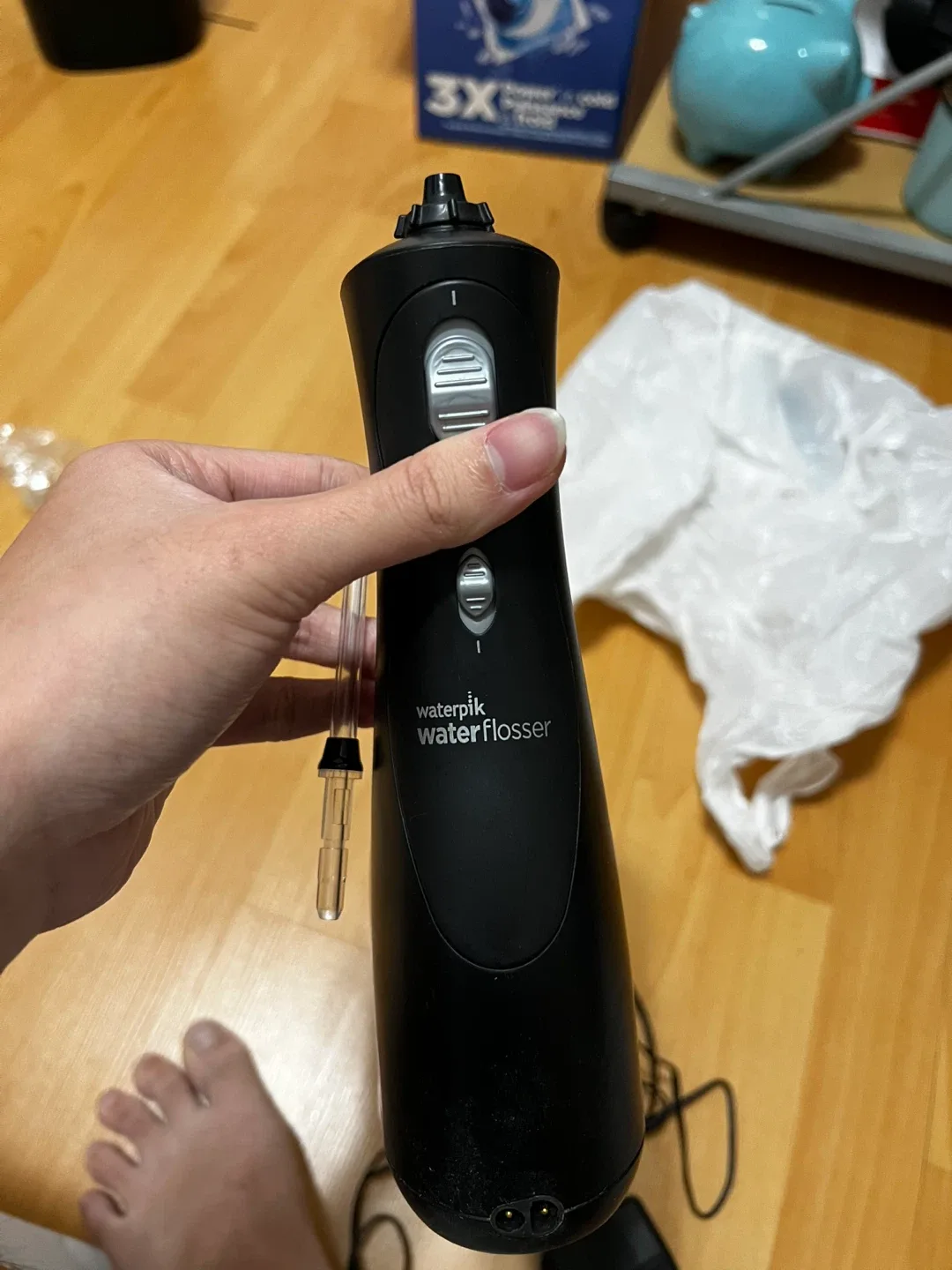 Waterpik Waterflosser with Charger image indicator(3)