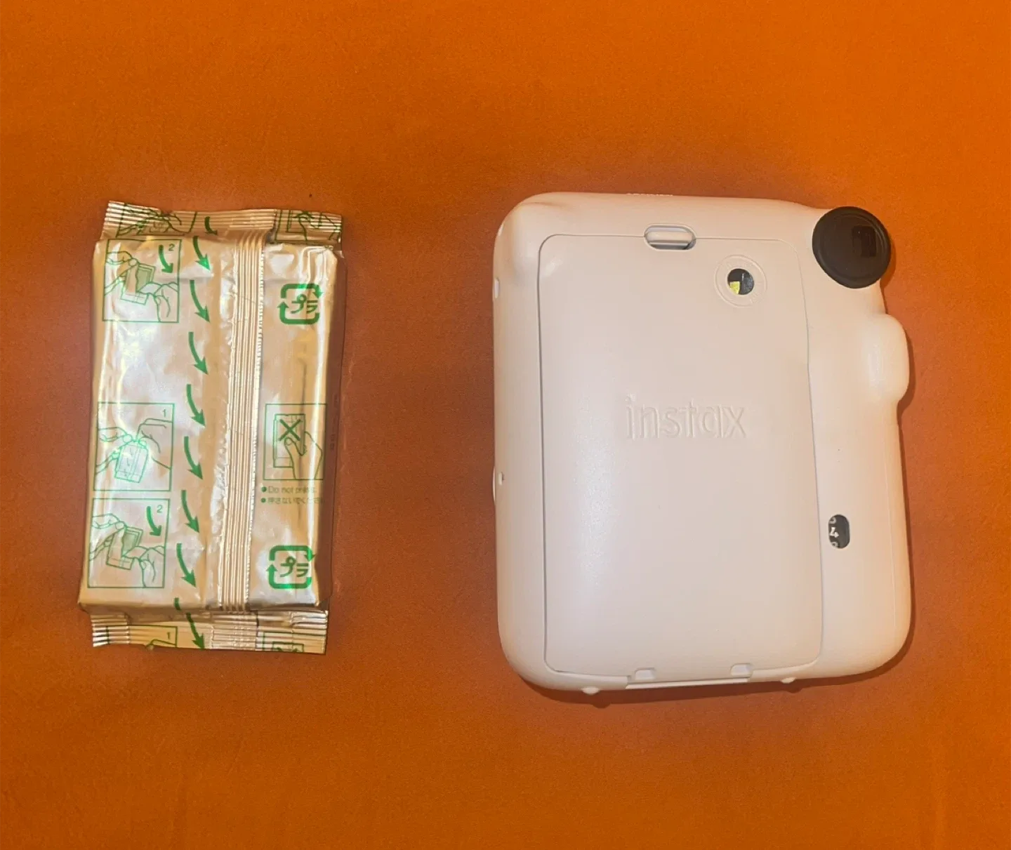 Fujifilm Instax Mini 12 Instant Camera + Film image indicator(2)