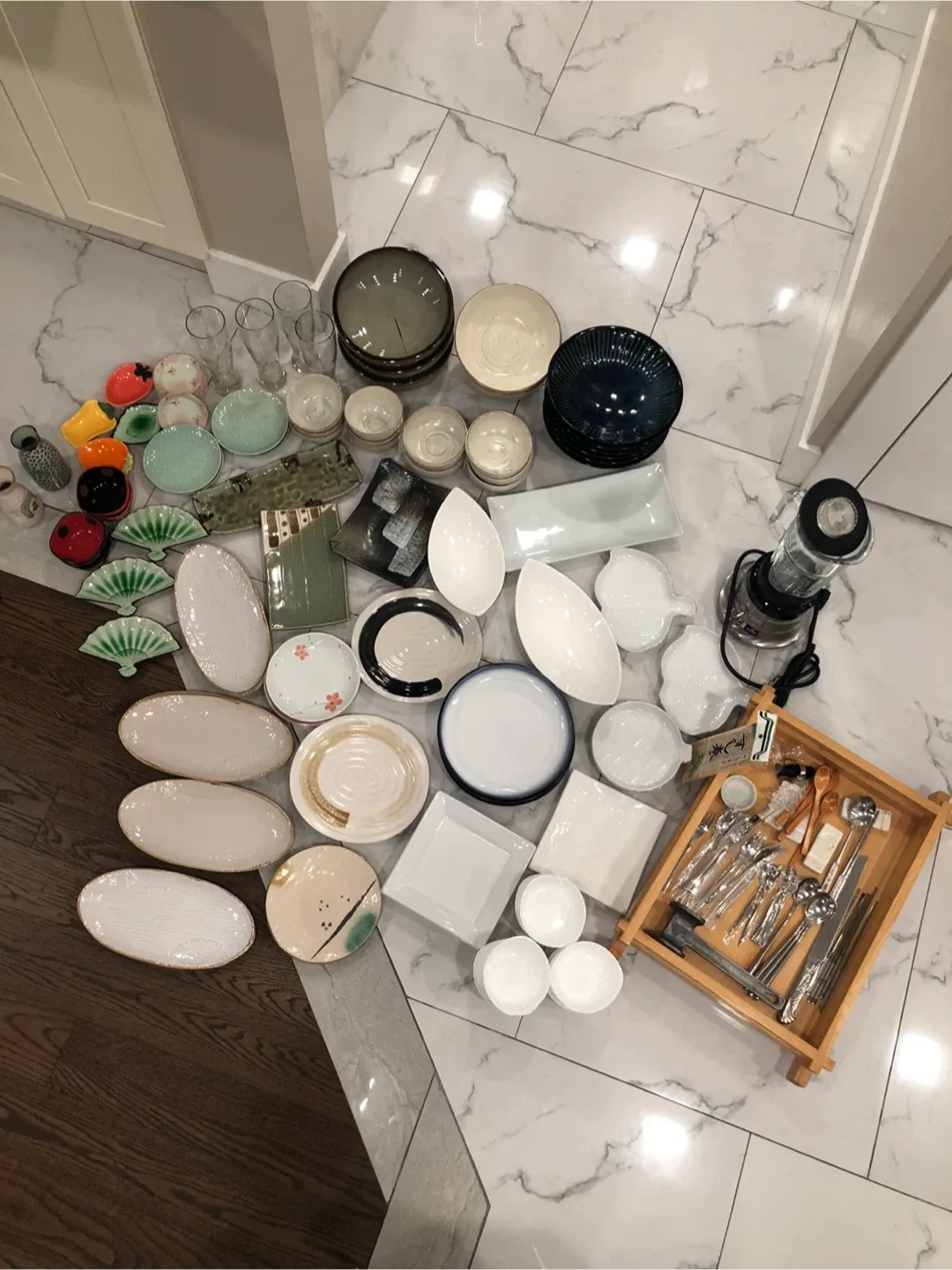 Moving sales! Assorted Dishes & Glassware