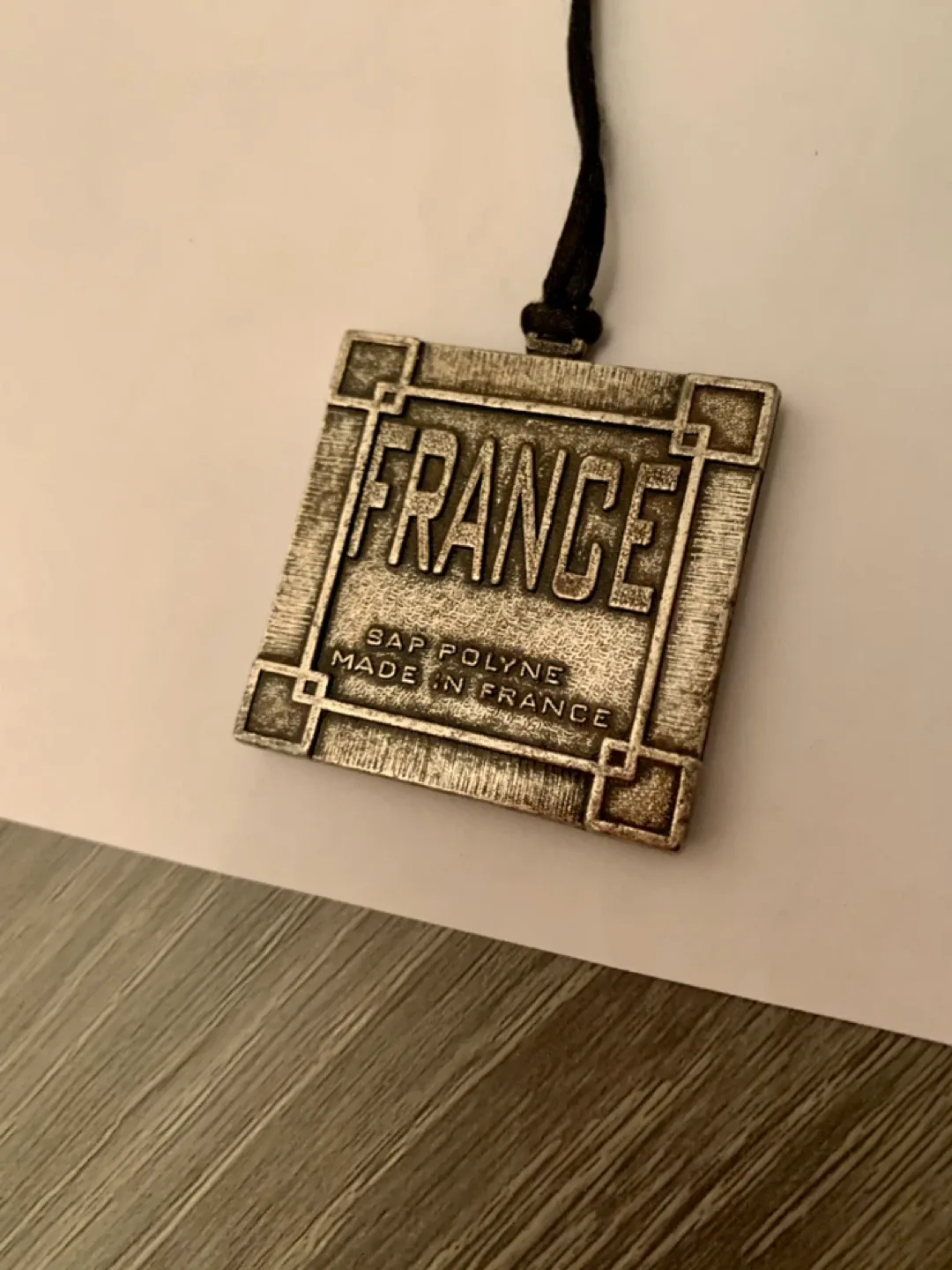 Paris Eiffel Tower Necklace image indicator(3)