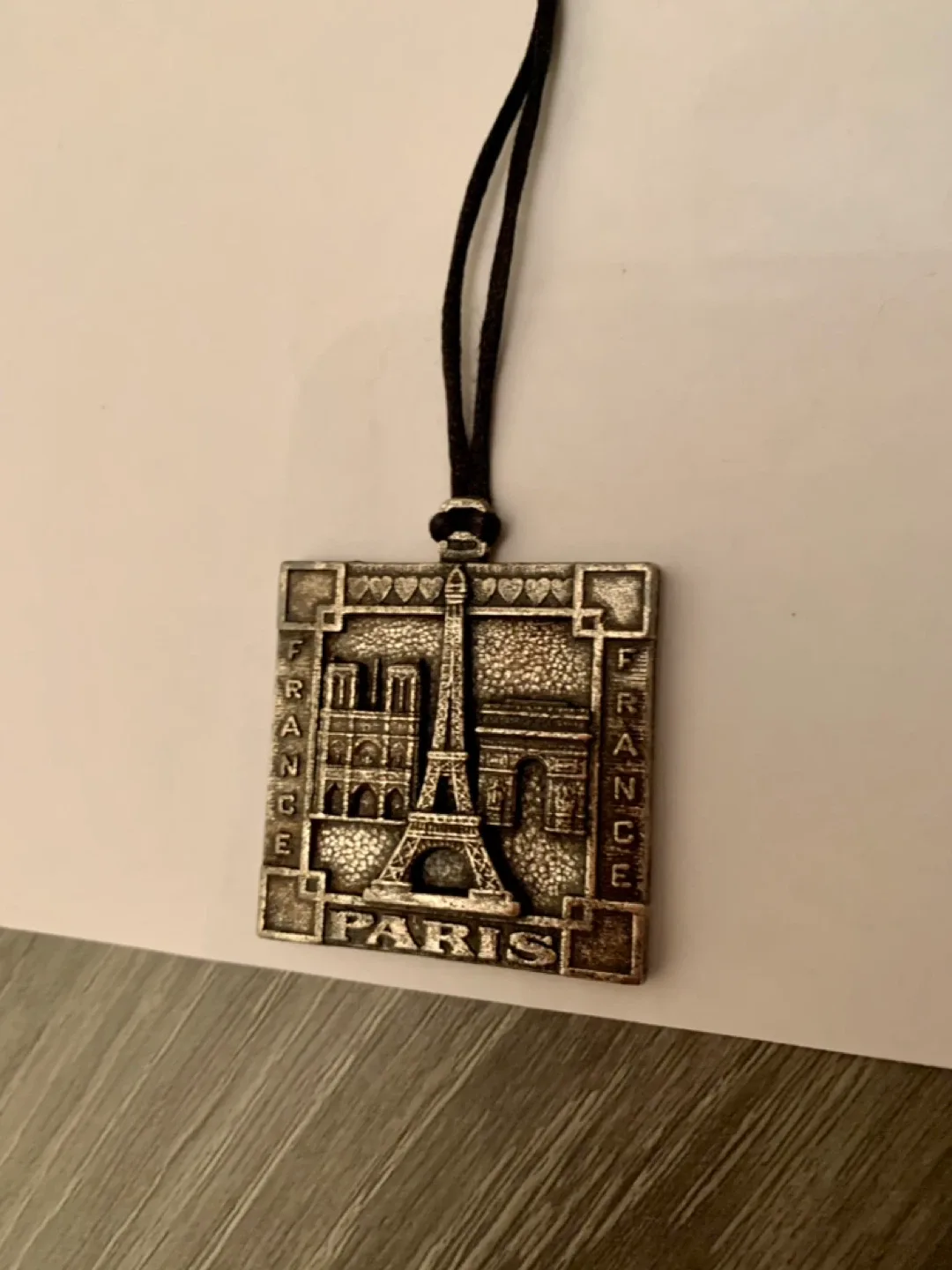 Paris Eiffel Tower Necklace image indicator(2)