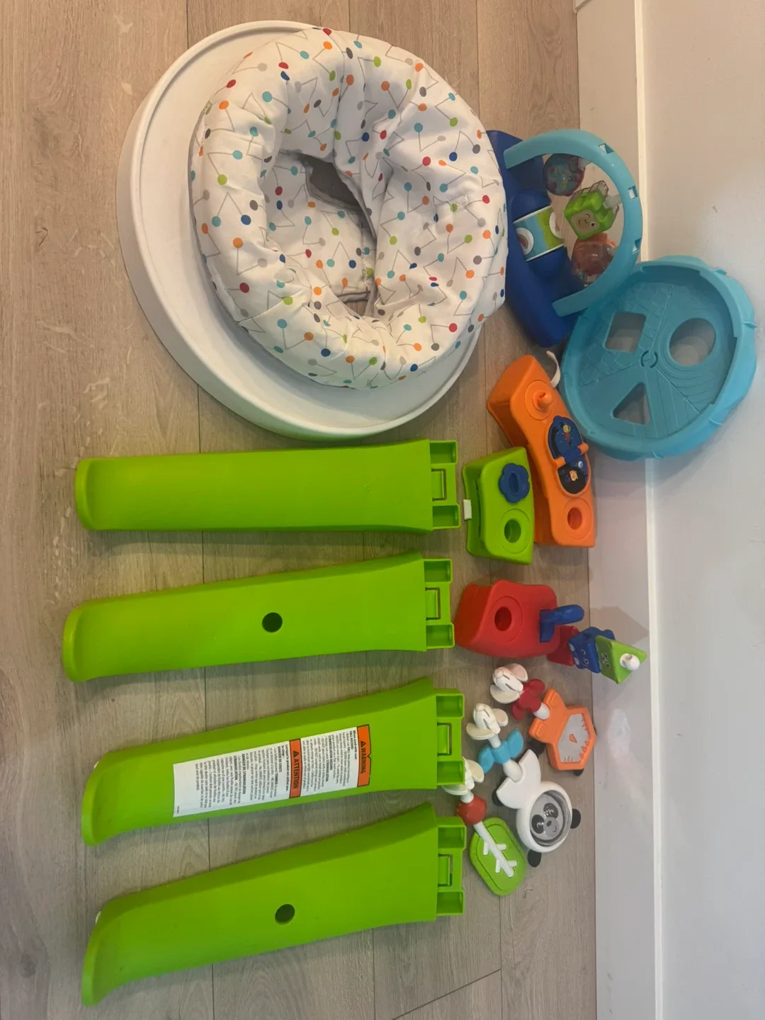 Fisher-Price 3-in-1 Spin & Sort Activity Center image indicator(3)