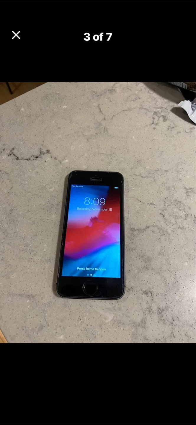 Apple iPhone 5s - Great Condition! image indicator(2)