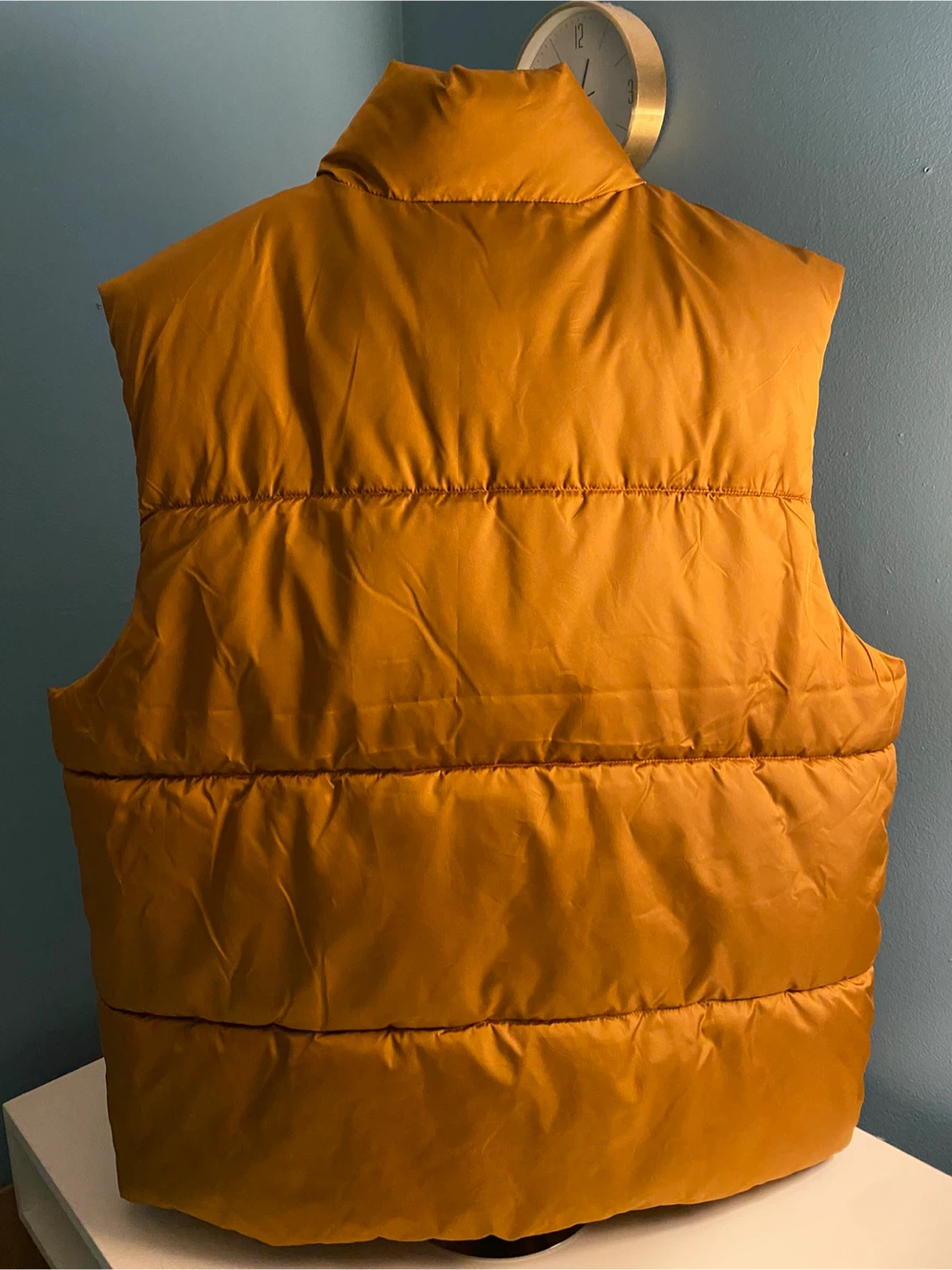 Old Navy Puffer Vest - Size L - photo 2