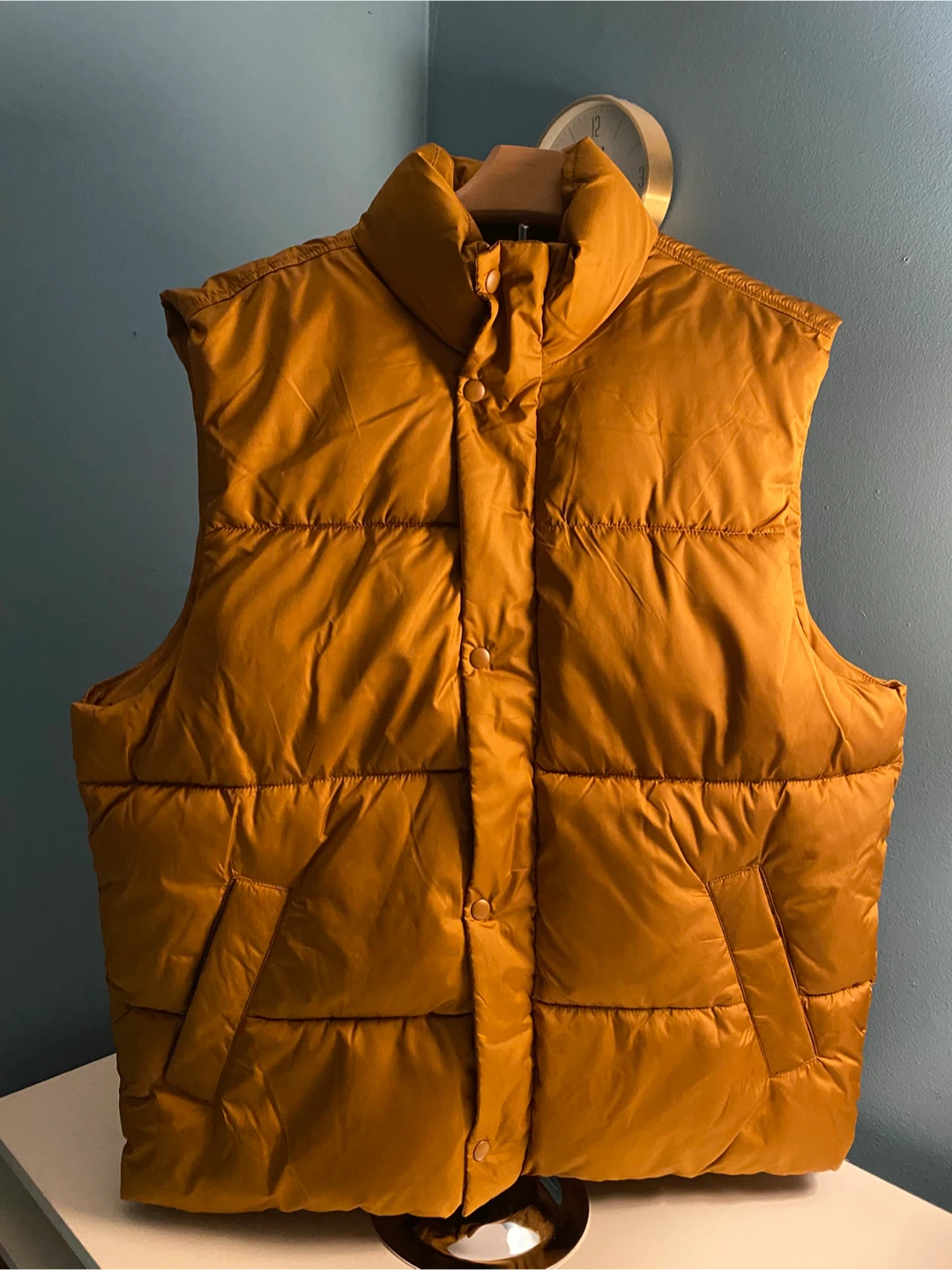 Old Navy Puffer Vest - Size L