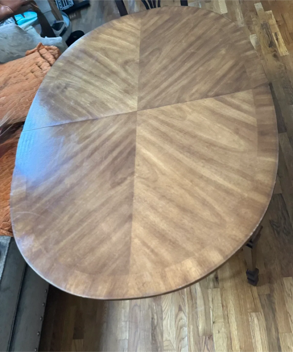 Oval Wooden Extendable Dining Table image indicator(2)