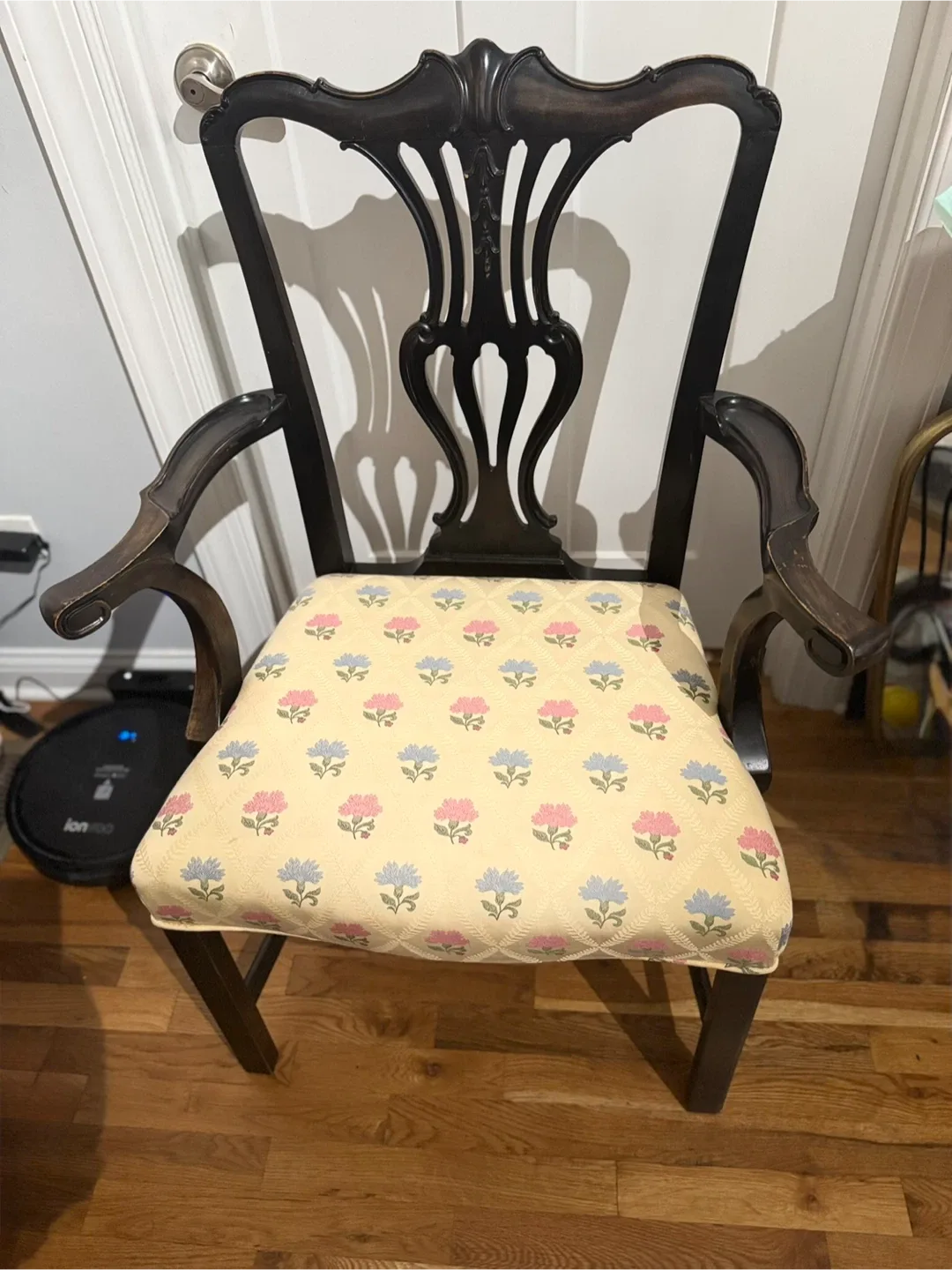 Antique  Dining Chairs - Set of 4 image indicator(3)