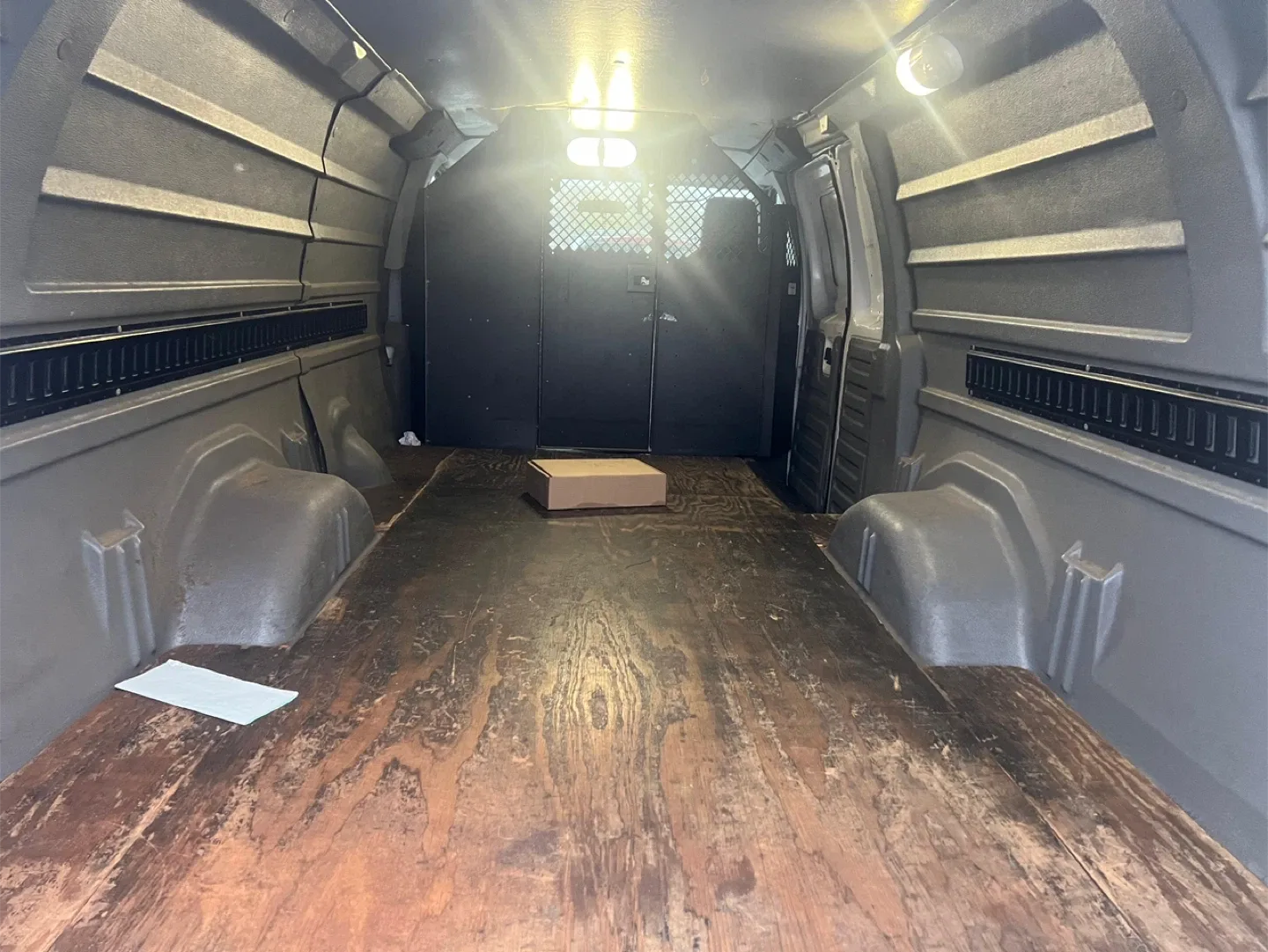 2012 Ford E250 image indicator(5)