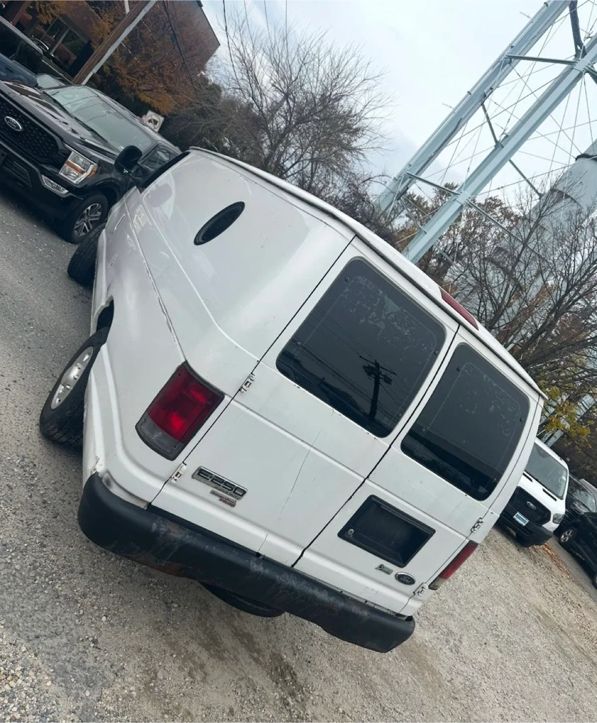 2012 Ford E250 image indicator(4)