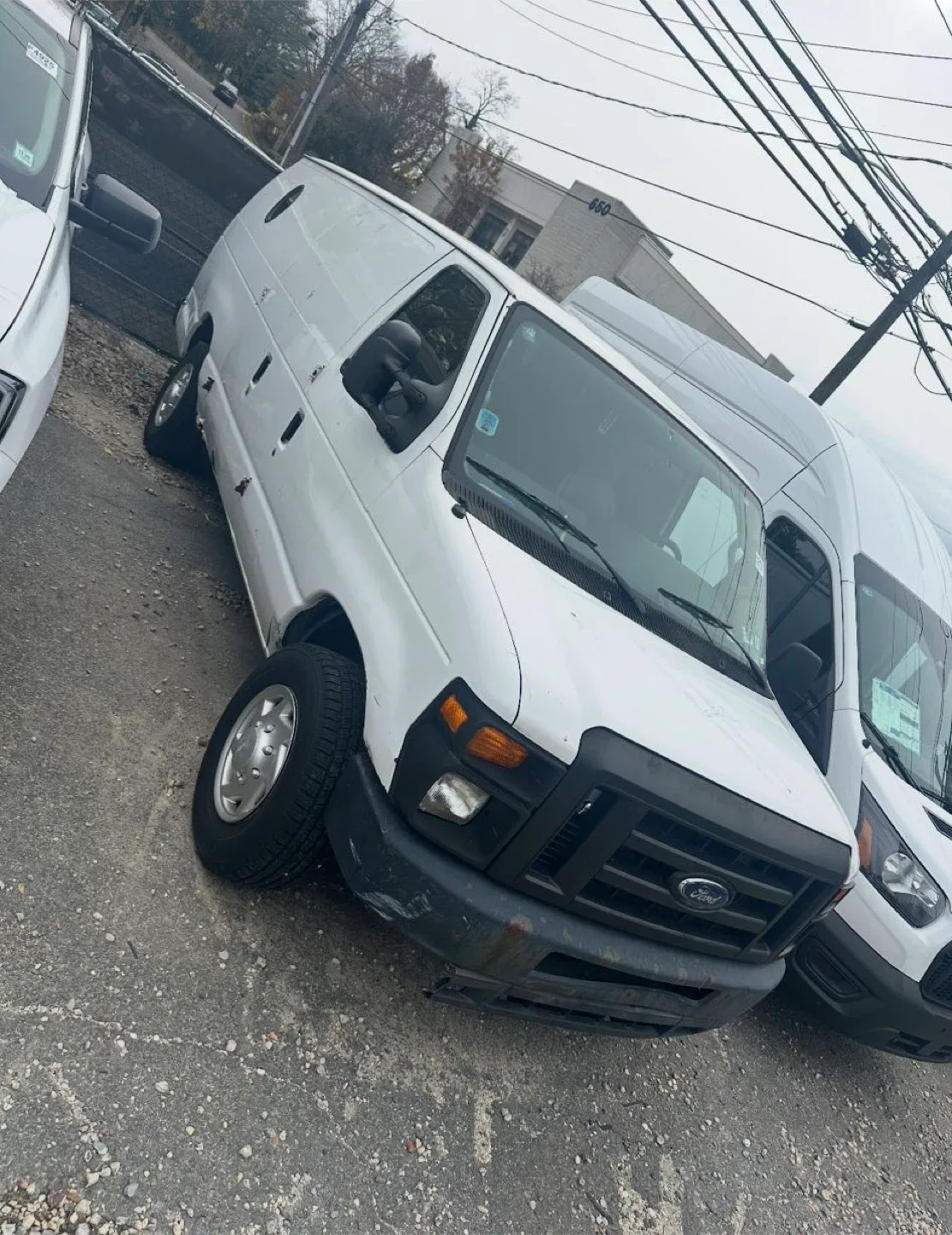 2012 Ford E250 image indicator(2)