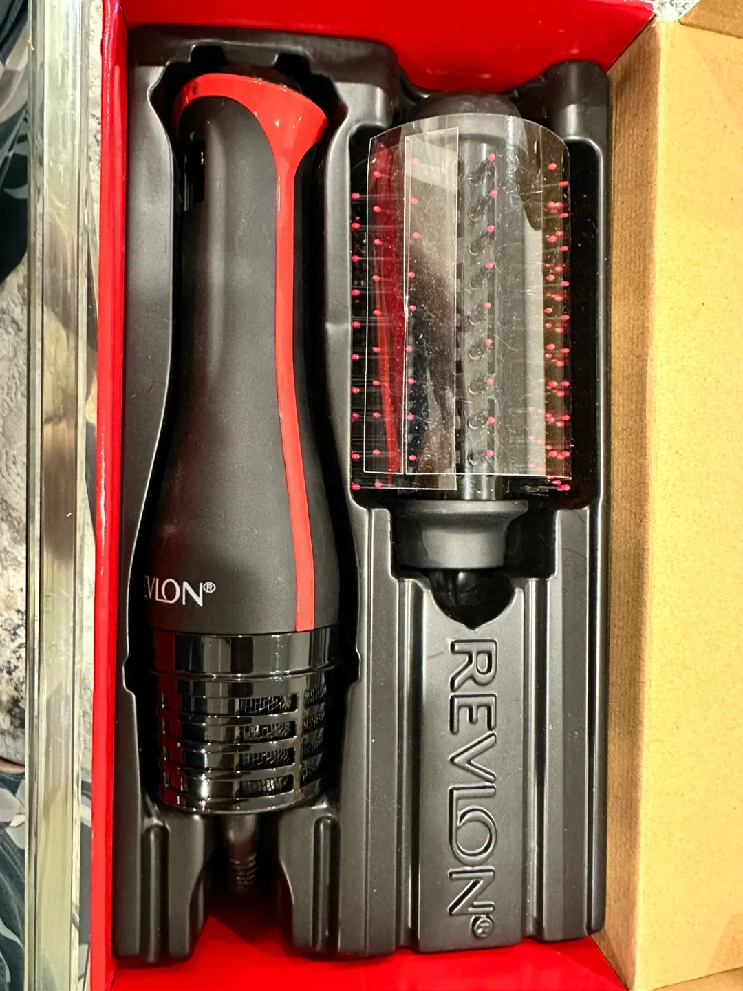 Revlon One-Step Volumizer PLUS Hair Dryer Brush image indicator(3)