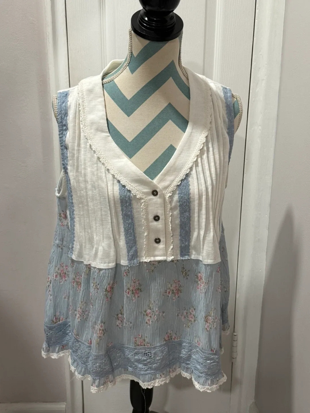 POL Women's Sleeveless Top - Size M