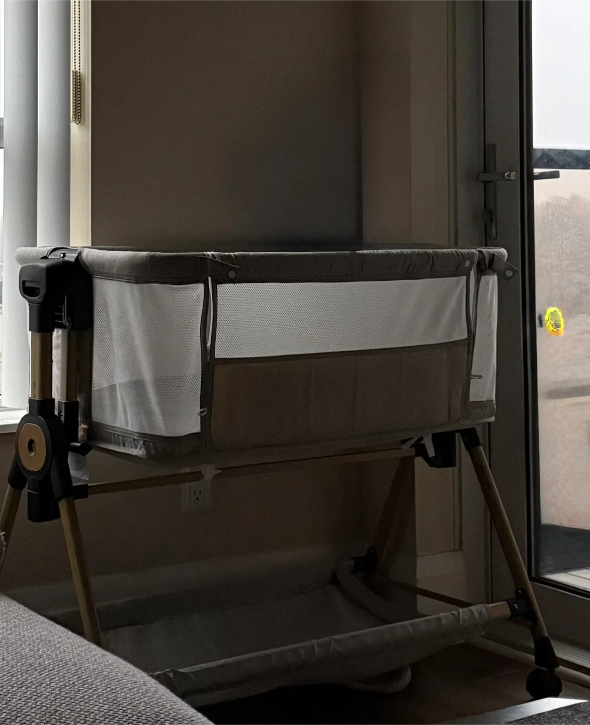 Bedside Sleeper Bassinet + 4 fitted sheets