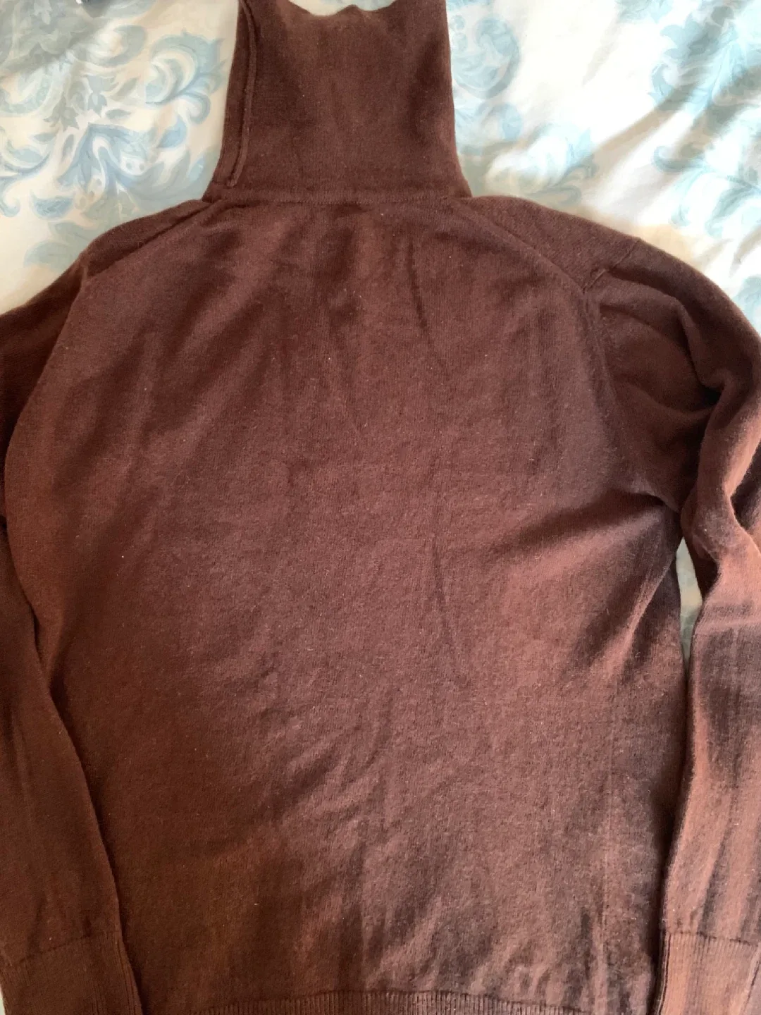 Brown Cashmere Turtleneck Sweater image indicator(3)