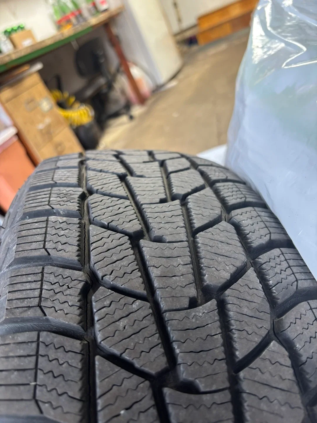 Motomaster Winter Edge Tires (4) image indicator(4)