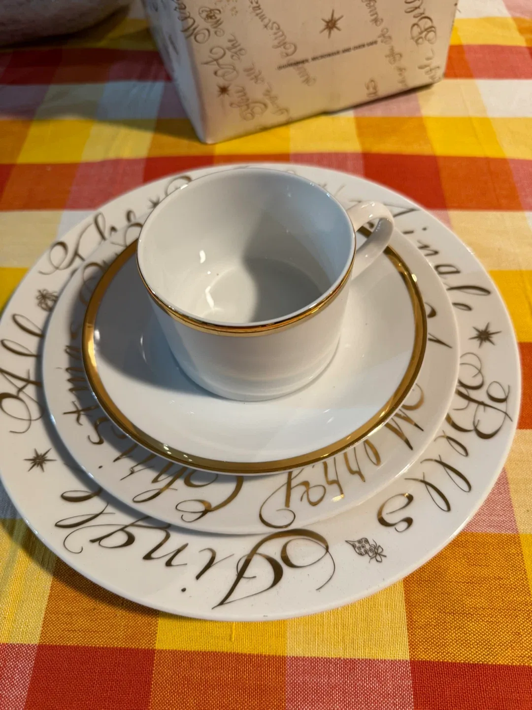 Service for 8. Christmas/Holiday dinnerware. So cute.