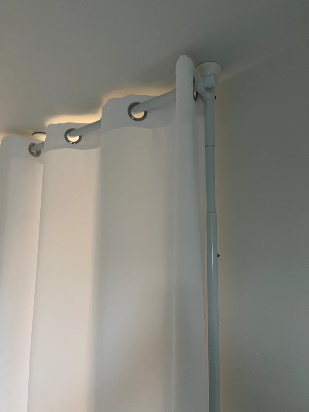 Rod and blackening curtain. image indicator(3)