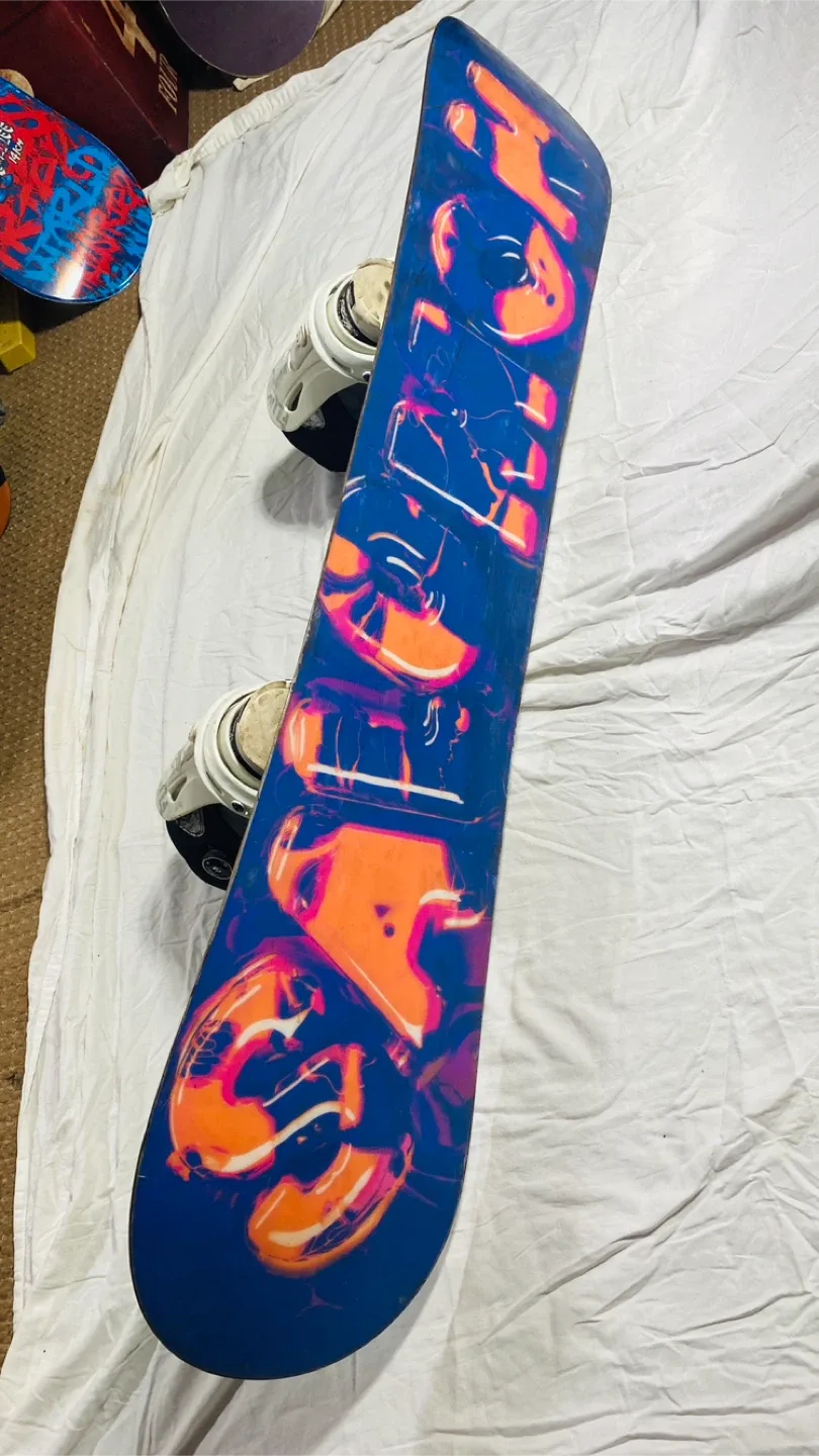 Salomon Snowboard with Bindings image indicator(3)