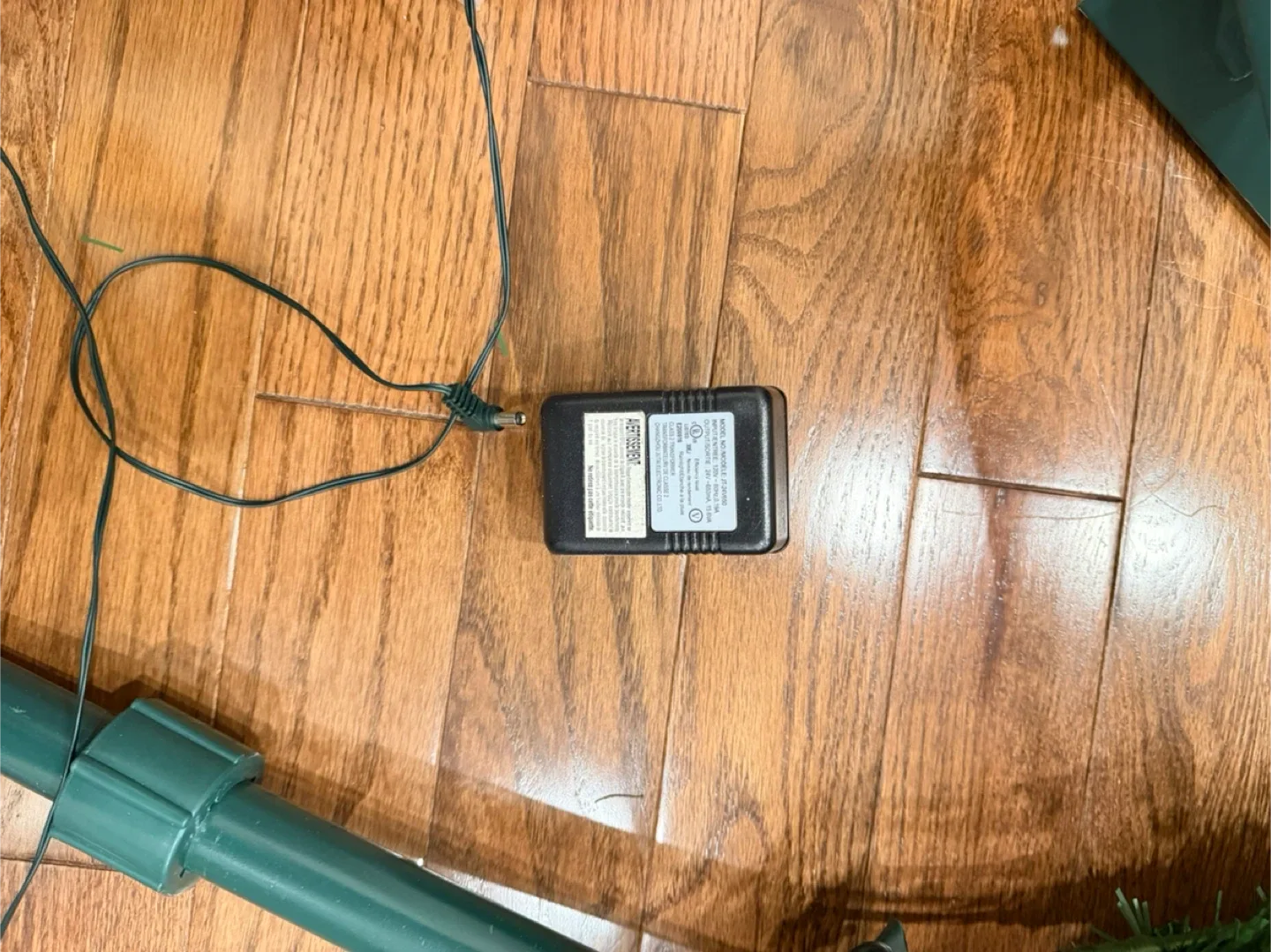 Gluckstein Green River Spruce Pre-Lit 7ft Tree image indicator(3)