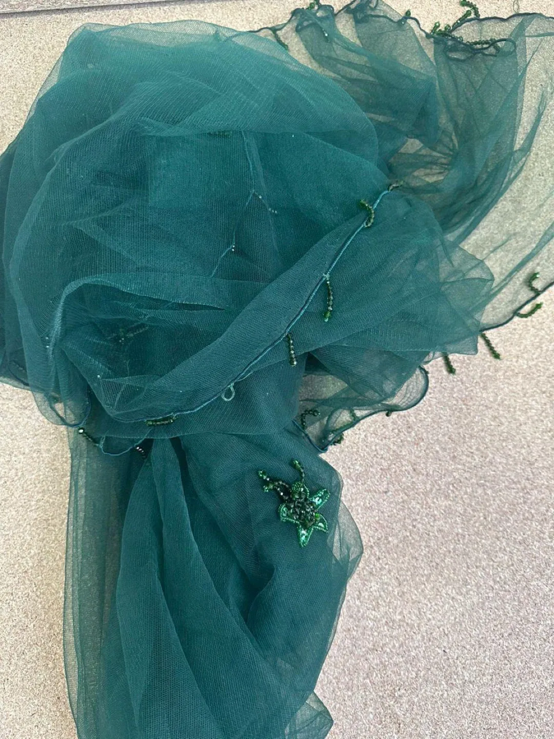 Green Feathered Evening Gown image indicator(2)