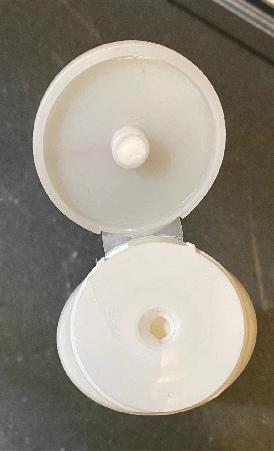 Clarins Lip Perfector 06 & Hydra-Essentiel Cream image indicator(4)