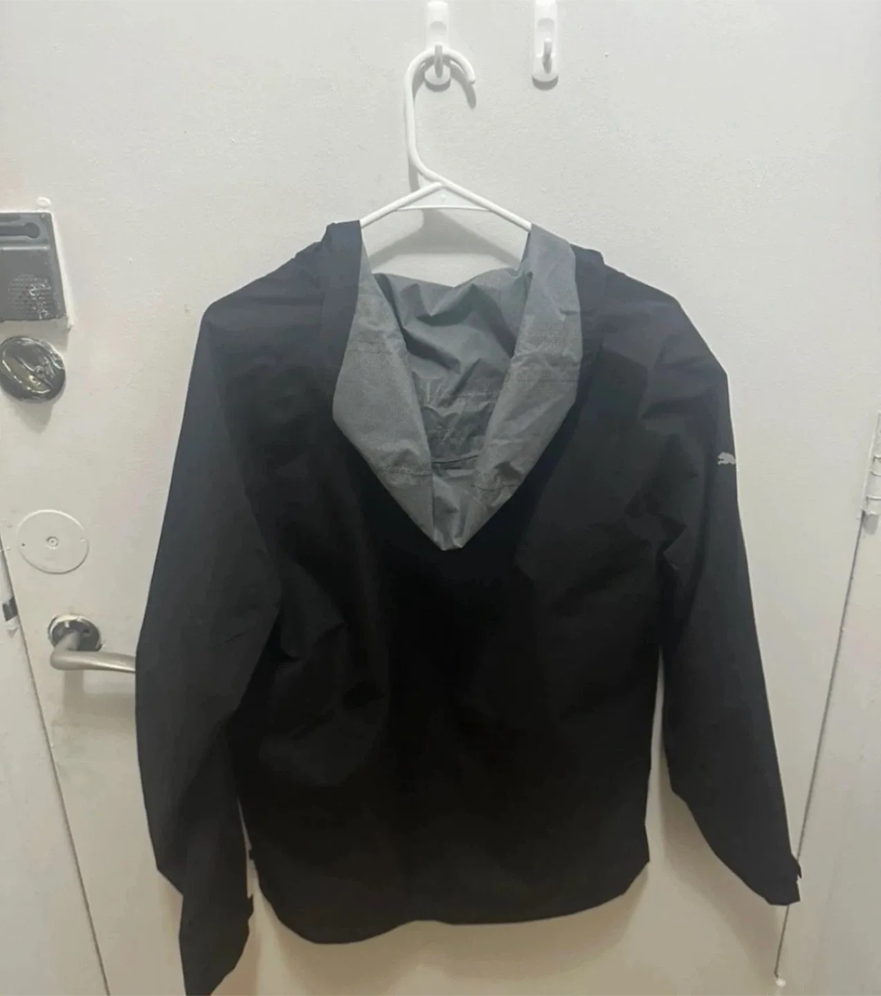 Puma Ferrari Collab RCT Running Jacket - Black image indicator(2)