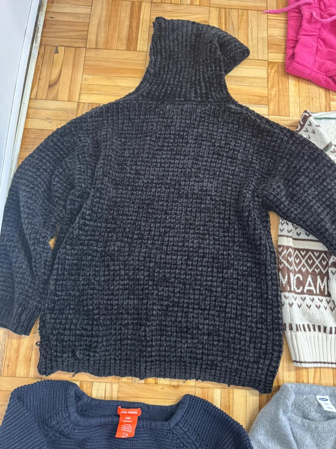 Kids Clothes Bundle Size 8 -12;H&M, Old Navy, Joe Fresh image indicator(3)