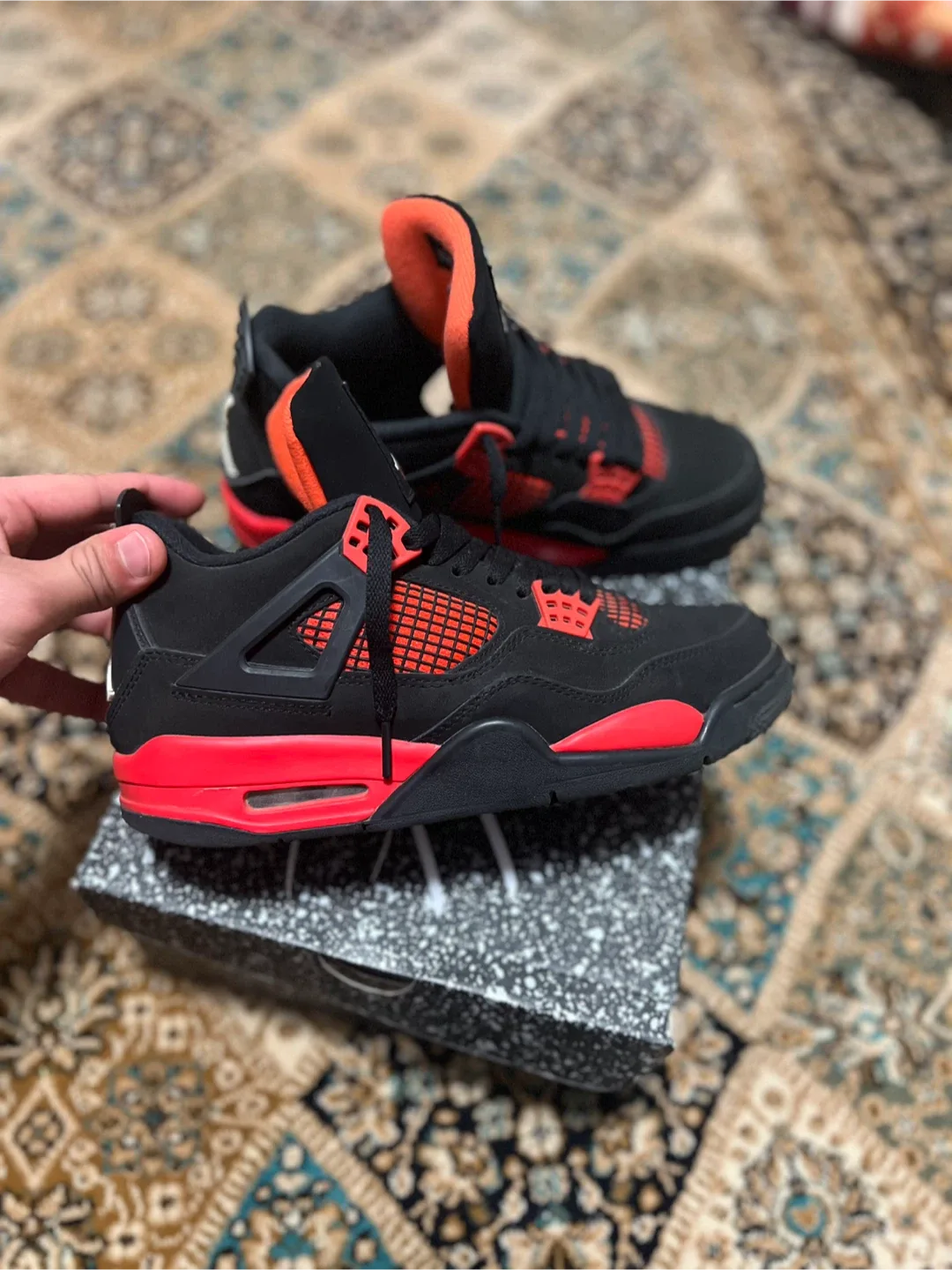 Jordan 4 Retro Red Thunder Size 8.5 image indicator(2)