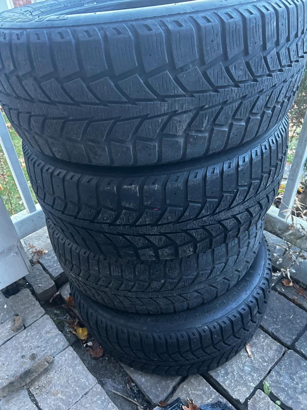 3 Used Winter Tires 215/60r/16