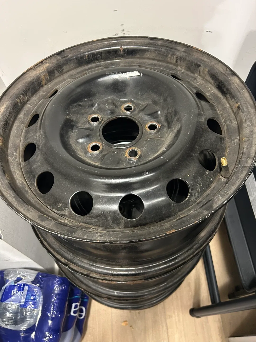 Set of Four BSR-40914 16x6.5 Steel Wheels image indicator(2)