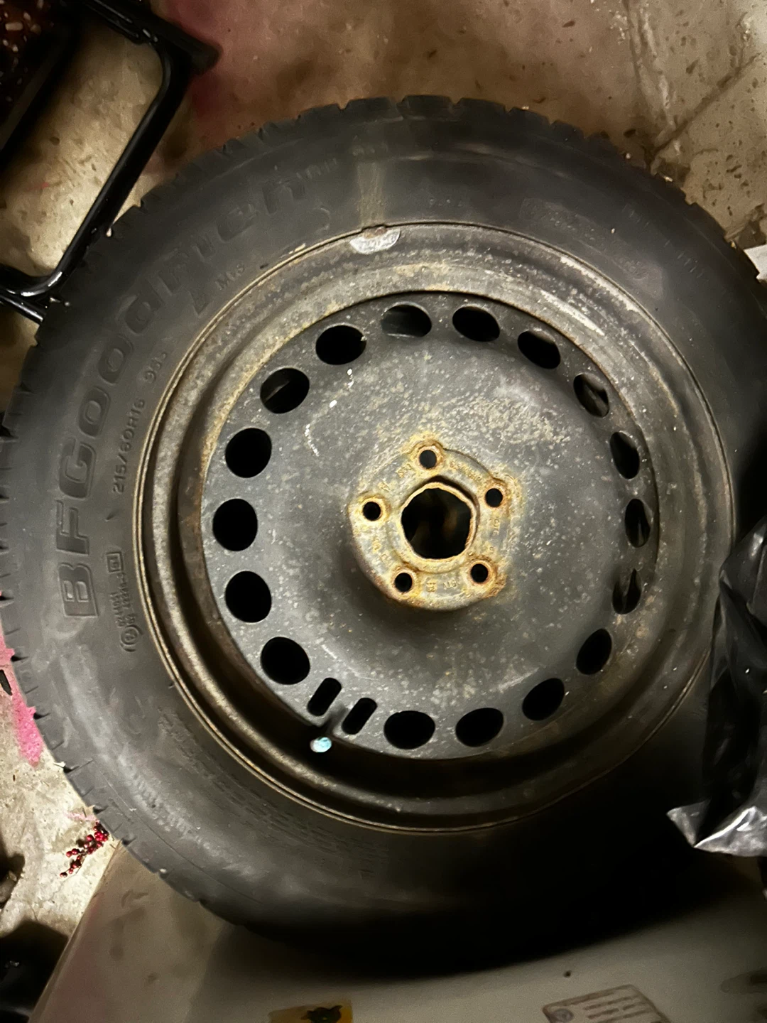 4 BFGoodrich Winter Slalom KSI Tire - 215/60R16 - photo 2