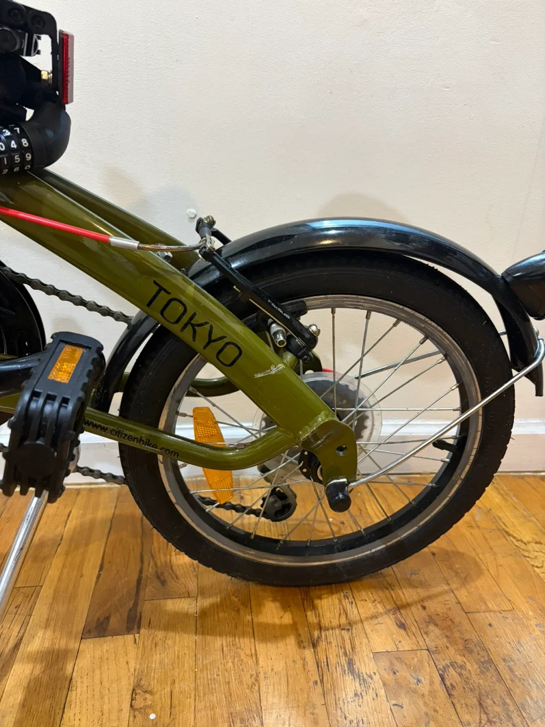 Citizen Tokyo Folding Bike - Olive Green image indicator(2)
