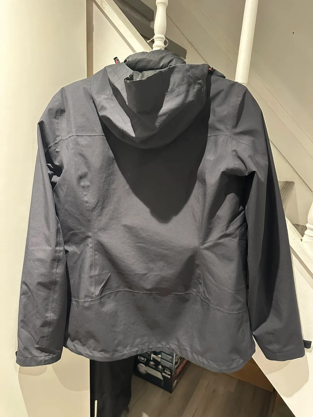 Women’s jacket, Mountain Warehouse image indicator(2)