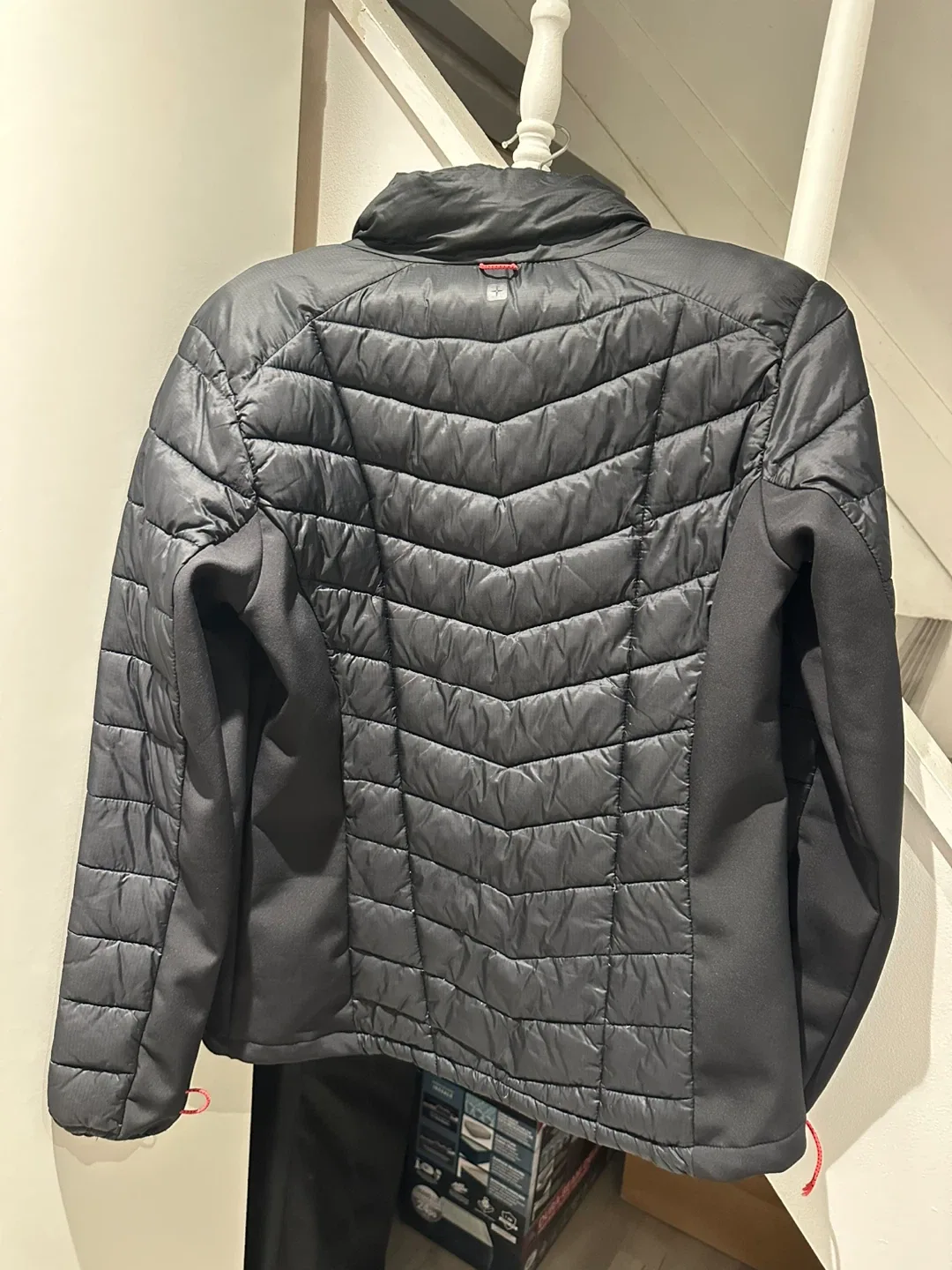 Women’s jacket, Mountain Warehouse image indicator(4)