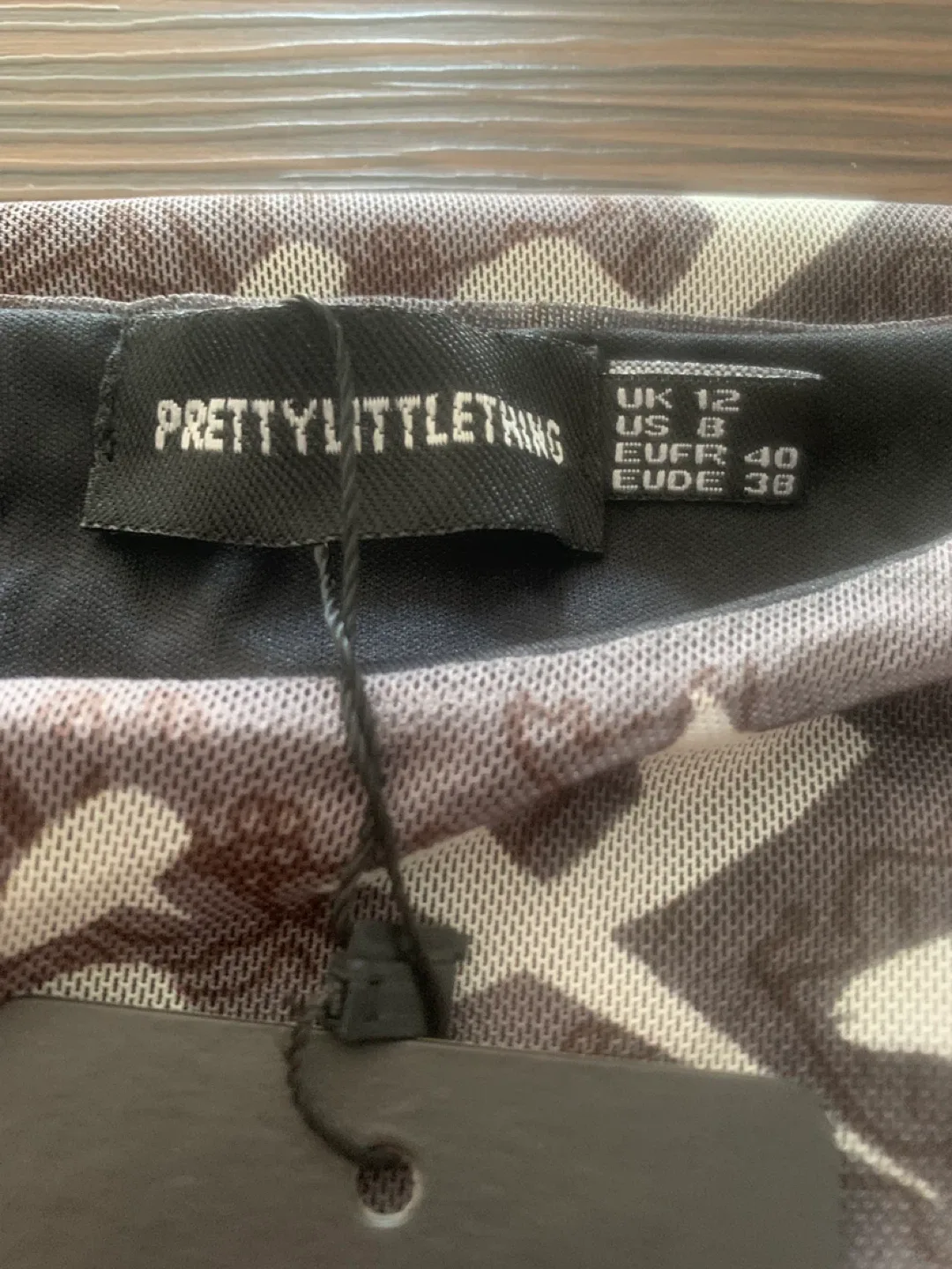 Pretty Little Thing Black Oriental Print Sleeveless Midi Dress image indicator(4)