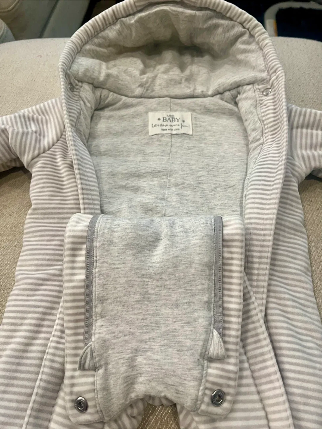 Striped Snowsuit 3-6 Months double zipper image indicator(3)
